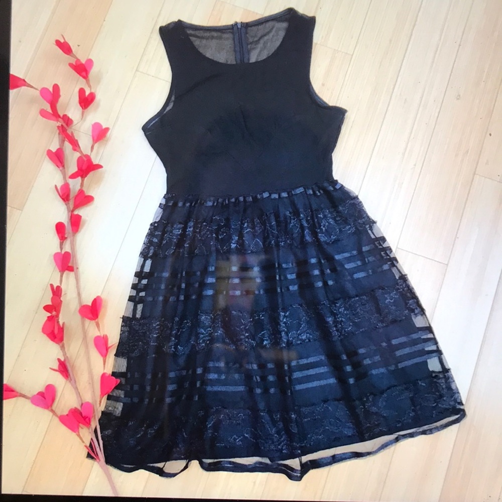 Pretty Point Black Dress